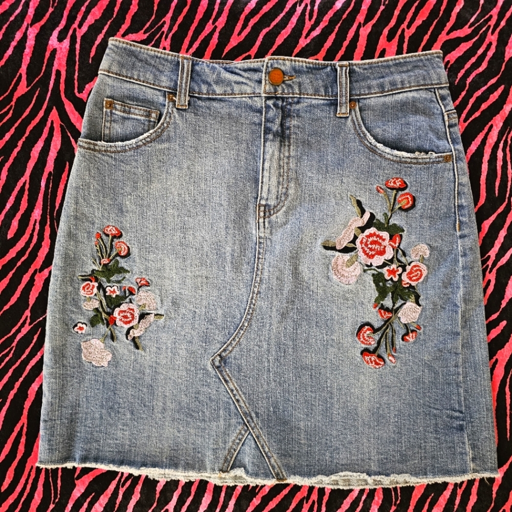 Y2k Floral Embroidered Jean Skirt For the Republic Denim 6/27 Early 2000s Boho